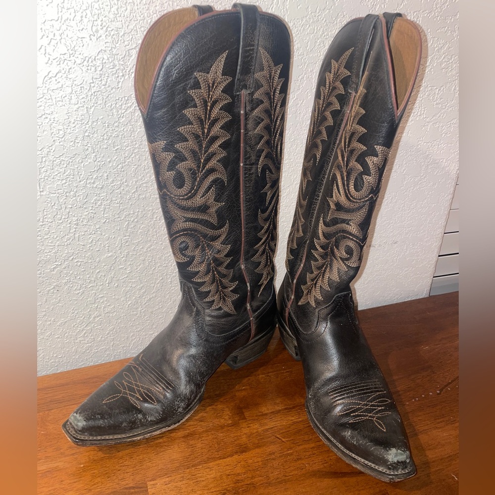 Artiat Boots